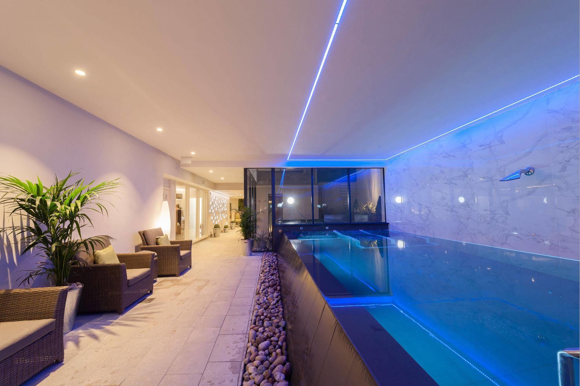 Appleby Manor Hotel & Garden Spa Exterior photo